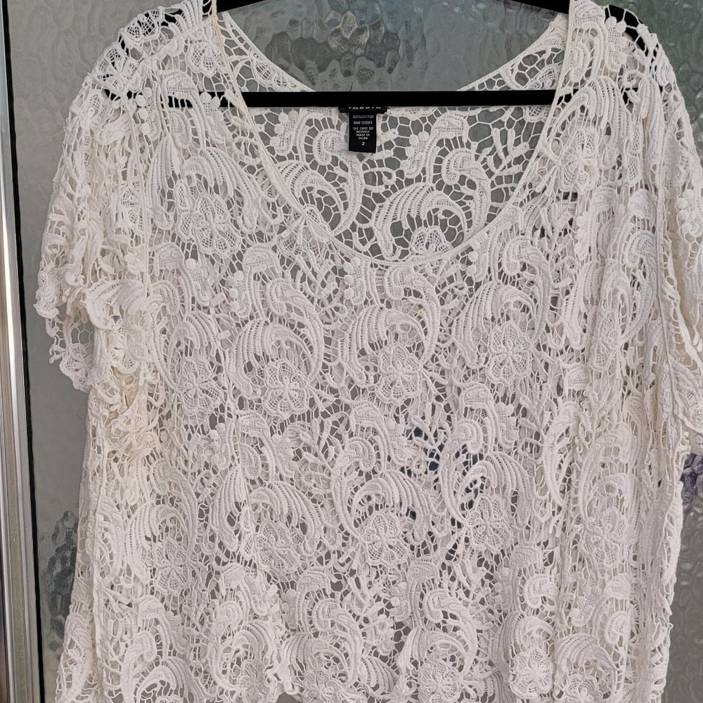 Torrid White Crochet Crop Top size 2